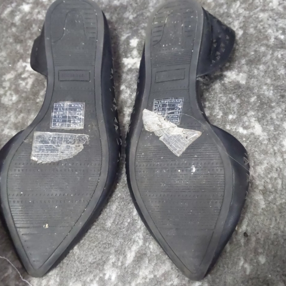 Black flats - Picture 2 of 2